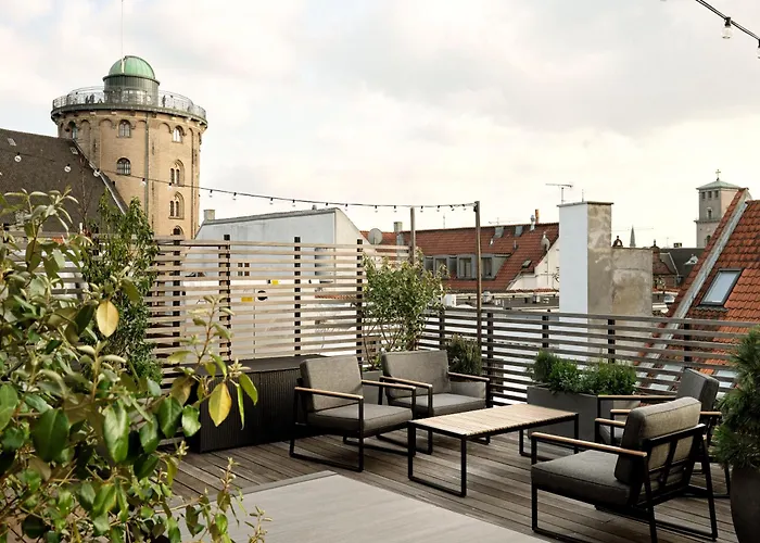Apēron Apartment Hotel