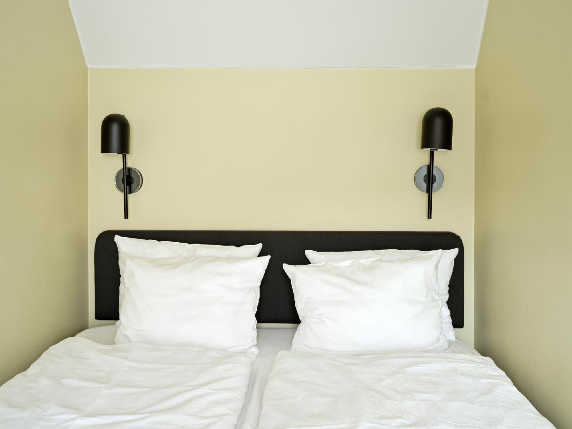 Apēron Aparthotel *